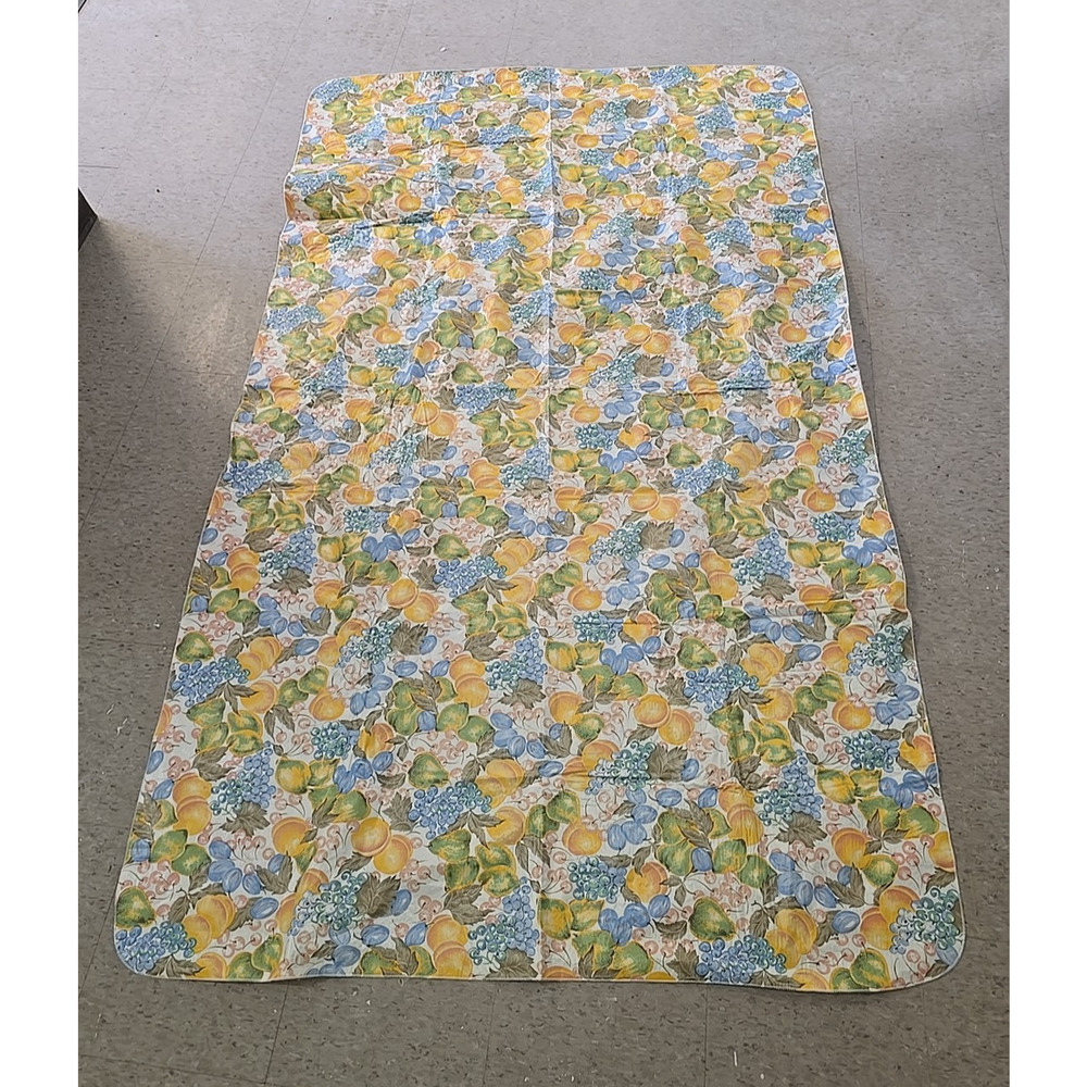 Vtg Yellow Green Lemon Grapes Print Wipeable Kitchen Dining Tablecloth 85"x51"